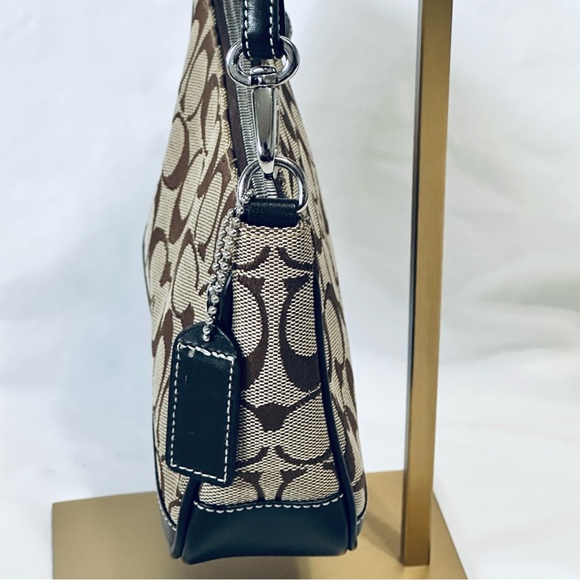 Vintage Coach Shoulder Signature Demi Pochette - Picture 3 of 9